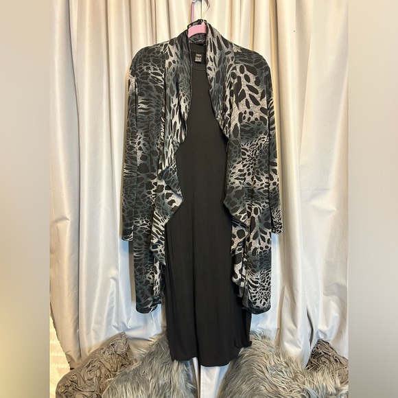 50% off w ♥️ 2pc Animal Print Cardigan and midi dress Large 0331 #48 - Picture 1 of 5